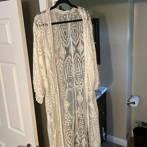 Anthropologie Do Everything In Love cream embroidered kimono